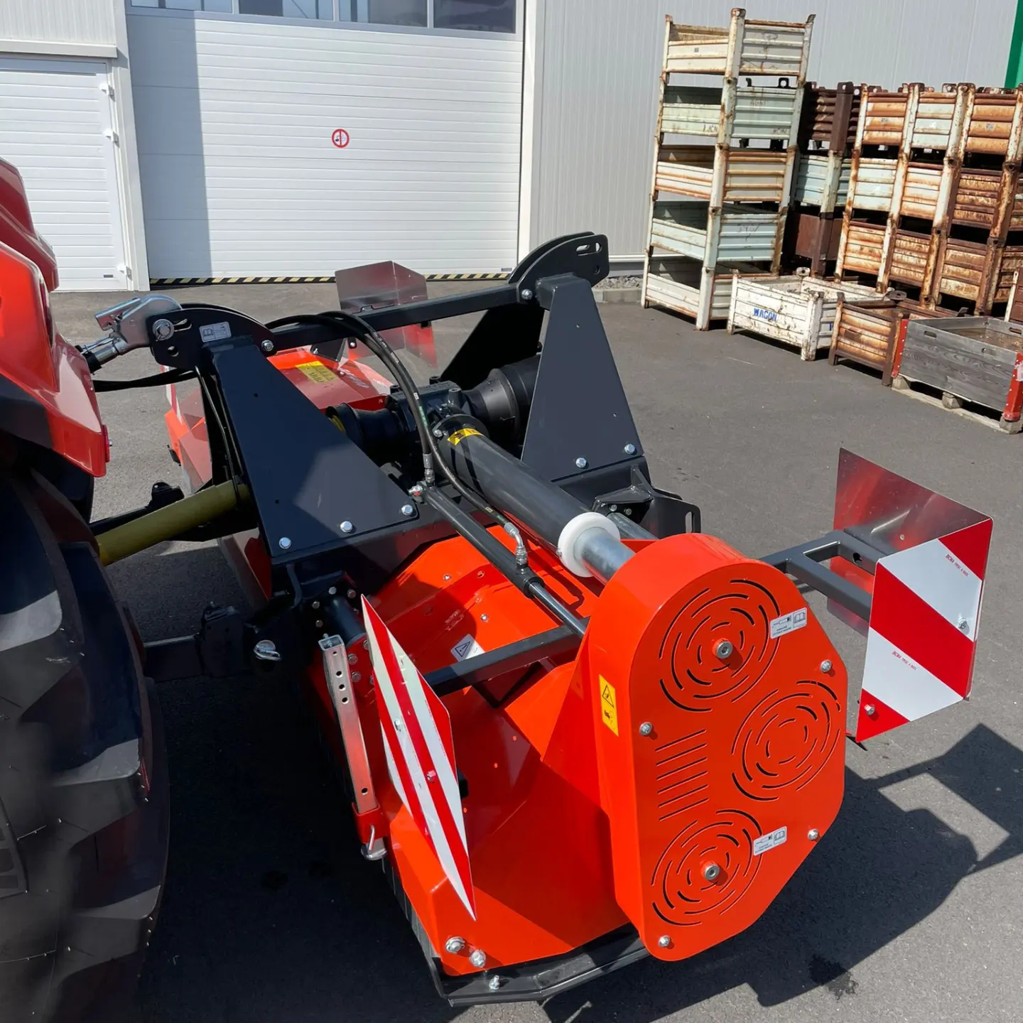 Předání mulčovače Kubota SE4320 jako doplněk soupravy která již jezdí s mulčovačem SE2250P.