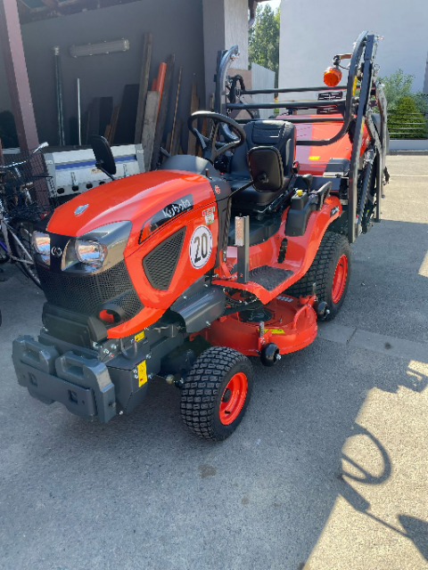 Předání stroje G231HD pro Obec Hať. Již druhý stroj od značky Kubota putoval na tuto Obec.