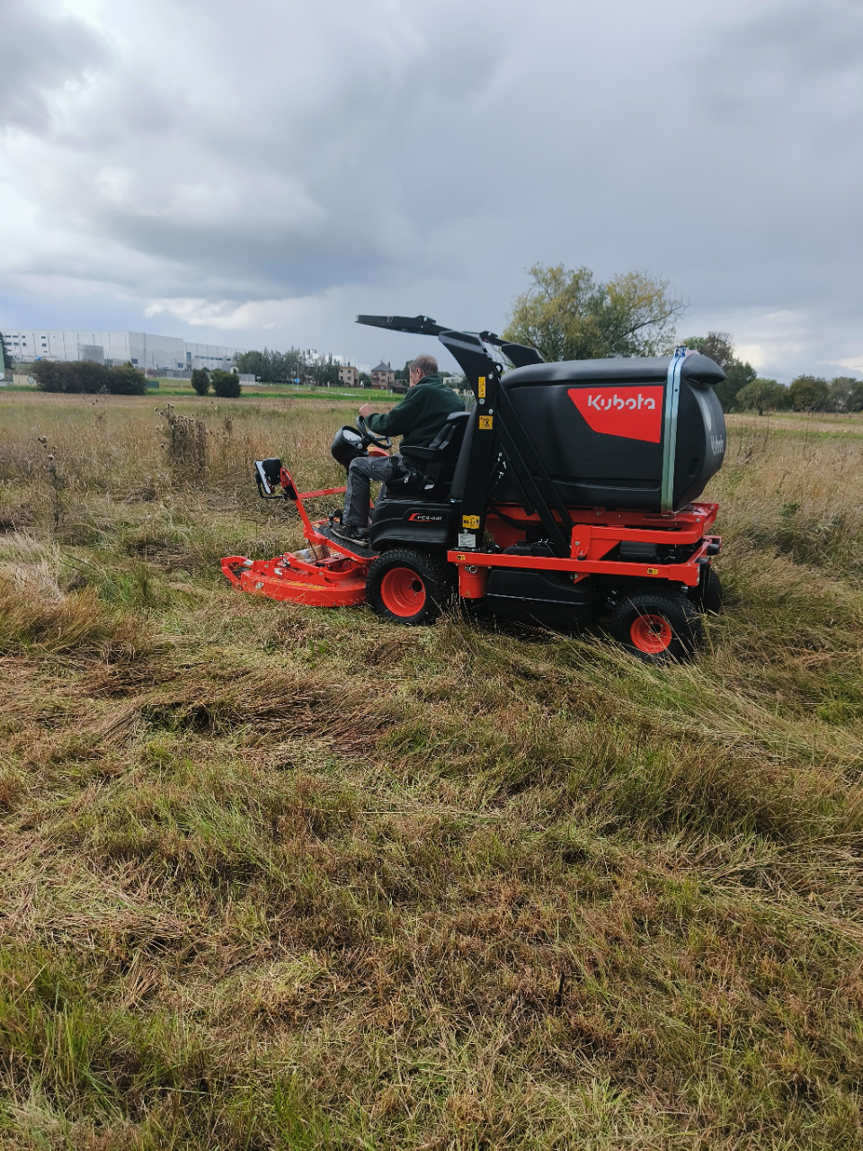 Předváděcí akce pro technické služby města Opava. V akci sekačka FC441 !